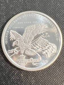 1 TROY OZ .999 FINE SILVER DONALD TRUMP ROUND