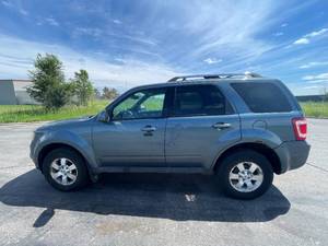 2011 Ford Escape Limited - AWD