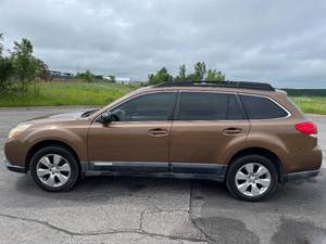 2011 Subaru Outback 2.5I Premium - 2 OWNERS - AWD