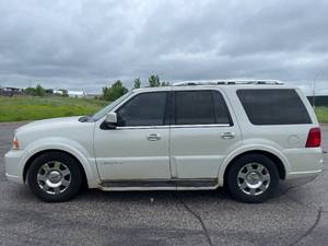 2005 Lincoln Navigator Luxury - 4X4