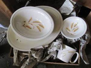 Vintage dish set of Plates, mugs bo...