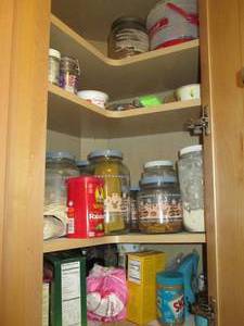 Cupboard content consisting of cove...