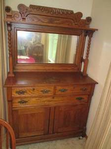 Vintage Ornately detailed Wood Buff...