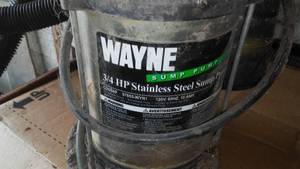 lot 204 image: Wayne Sub-Pump 34 Hp. Working WHose.