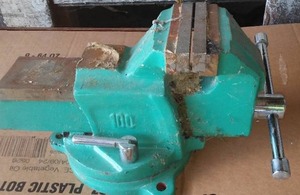 lot 209 image: Vise, Nice. See Pic. Looks unused