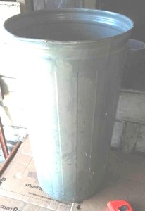 lot 217 image: Commercial Quality Metal  Waste Can.