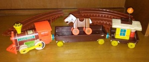 lot 10 image: Matel 1972 Fisher Price Magnetic Chug Chug Wood Train