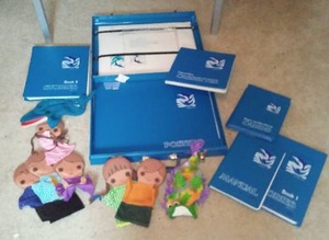 lot 13 image: Vintage Duso Teaching Kit. Manuels And Puppets.