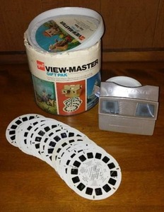 lot 37 image: 1968 Vintage View Master Gift Pack Fairy Tale Collectable.