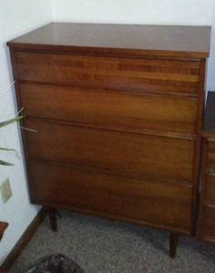 lot 78 image: Mid Century 4 Draw Dresser.