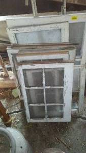lot 238 image: Vintage woodx frame Windows (8).