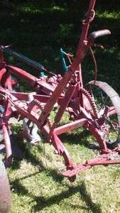lot 276 image: Antique Steel Wheel Plow. Minneapolis Moline