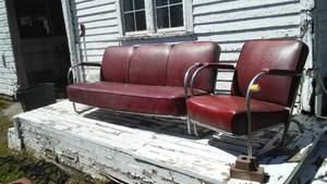 lot 280 image: Indoo Outdoor Sofa and chair. Great for the hunting shack. Vinyl.