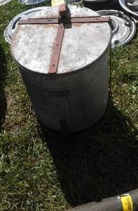 lot 282 image: Grease Rag Covered Bin.