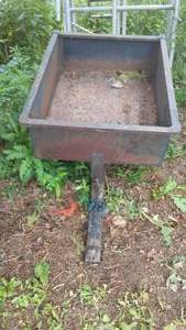 lot 407 image: Lawn Cart w Dump Box.