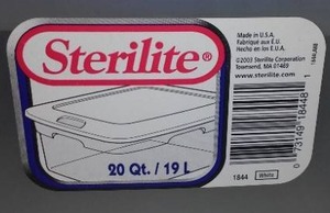 lot 328 image: Sterilite 20qt. totes with Covers (6)