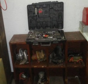 lot 374 image: Shelving WTools.