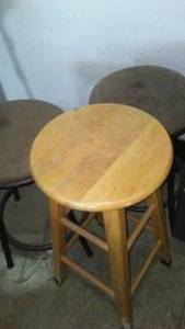 lot 393 image: Stools (3). (2) Swivel, (I) Stationary.