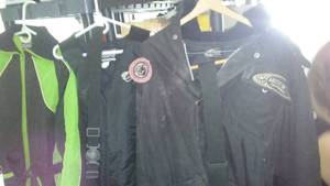 lot 347 image: Arctic Cat Winter Clothes (3).