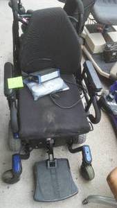 lot 340 image: Mobility Scooter Invacare Slimline J6 With Charger, Works.