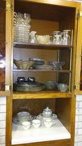 lot 164 image: Pope Dosser China And Glass Serving Bowls, Trays And More.