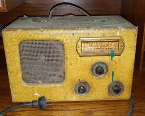 lot 171 image: Vintage Radio, Circa Late 30s-Early 40s.