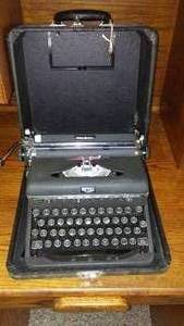 lot 173 image: Vintage Royal Typewriter with Case.