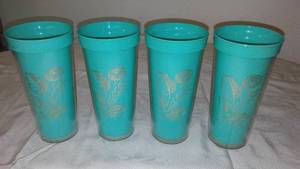 lot 135 image: Vintage Insulated MCM Tumblers (4)
