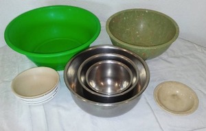 lot 137 image: Vintage Texas Ware, Appollo Ware And Stainless.
