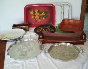 lot 152 image: Variety Of Trays 
