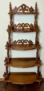 lot 32 image: English Victorian Walnut 5 Shelf Etagere