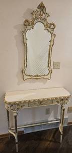 lot 6 image: Foyer Table and Mirror