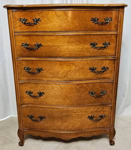 lot 20 image: Chest of Drawers- Clawfoot Dresser
