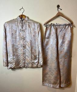 lot 73 image: Vintage Asian Silk Jacket and Pants