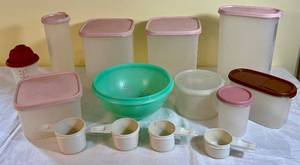 lot 24 image: Vintage Tupperware Collection
