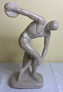lot 90 image: Discobolus (Discus Thrower) Greek Sculpture 13.25 Austin Prod. Inc 1968