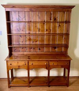 lot 60 image: Simply Southern Farmhouse Open Top Hutch Cupboard