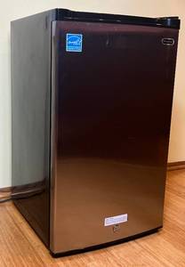 lot 101 image: Whynter Upright 3.0 Cu Ft Freezer Model CUF-301SS