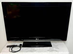 lot 118 image: LG 32 LD350 TV with Amazon Fire Stick K2R2 TE