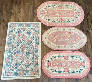 lot 132 image: Vintage Floral Hooked Rugs - 4 Total