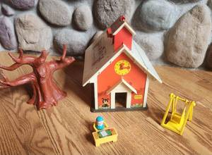 lot 46 image: Vintage Fisher Price School 