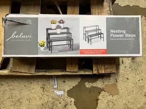 lot 9 image: Belavi Nesting Flower Steps