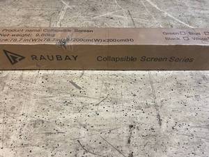lot 18 image: Raubay Collapsible Screen - White - 78.7x78.7in