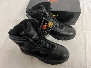 lot 84 image: Thorogood Athletic Slip Resisting Waterproof Boots - Mens 8.5  Womens 10.5