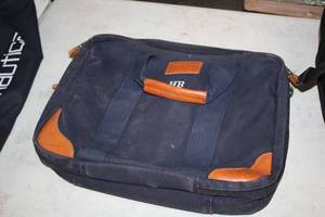 lot 104 image: Lands End Carry Bag