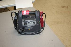 lot 30 image: Automotive Jump Start  Boost Pack XP500