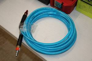lot 6 image: Husky Air Hose