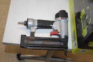 lot 5 image: Porter-Cable 18-GA Air Brad Nailer