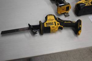 lot 22 image: DeWalt 20V Compact Reciprocating Saw DCS369