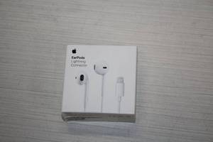 lot 41 image: Apple EarPods Earbuds with Lightning Connector